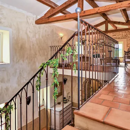 Gorgeous In With Kitchen Holiday home
