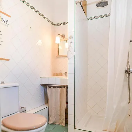 Gorgeous In With Kitchen Holiday home *